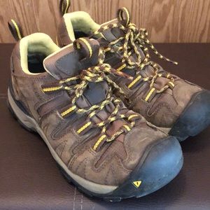 Keen hike shoes